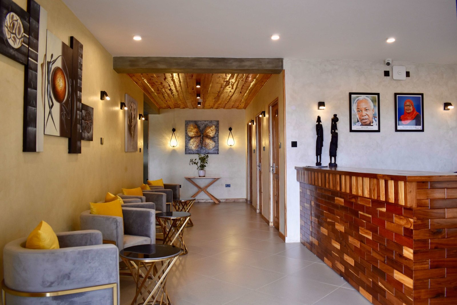 The light-filled reception and lobby at Moshono Hillside